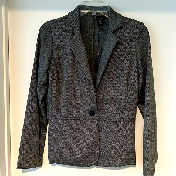 Tahari Blazer Essential Work Jacket Size Small Gray and Black Herringbone New - Picture 1 of 4